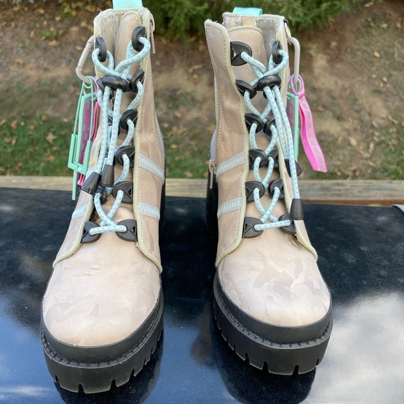 Size 7 Steve Madden Betamax Chunky Sole Combat Boot Cyberpunk Rave Pastel Goth - Picture 4 of 8